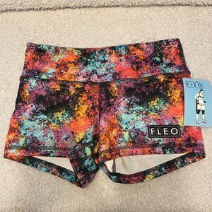 Women's Fleo apex contour shorts 3.25" Mid rise size Small